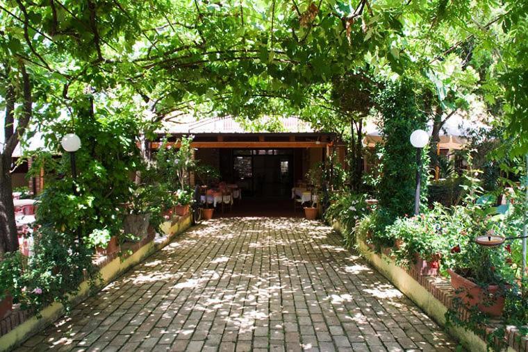 Hotel Ristorante Solari Бриатико Экстерьер фото